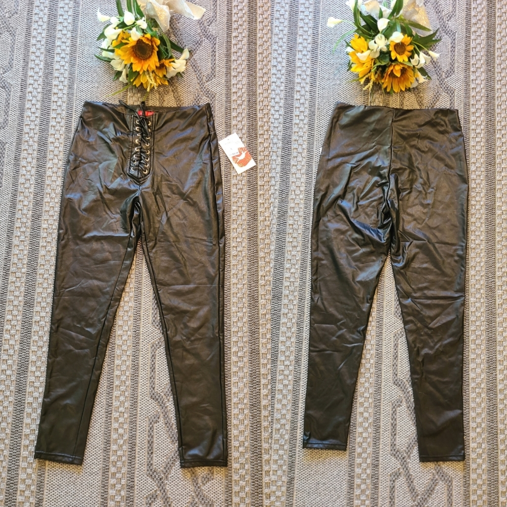 Hot Kiss Black Leggings Large